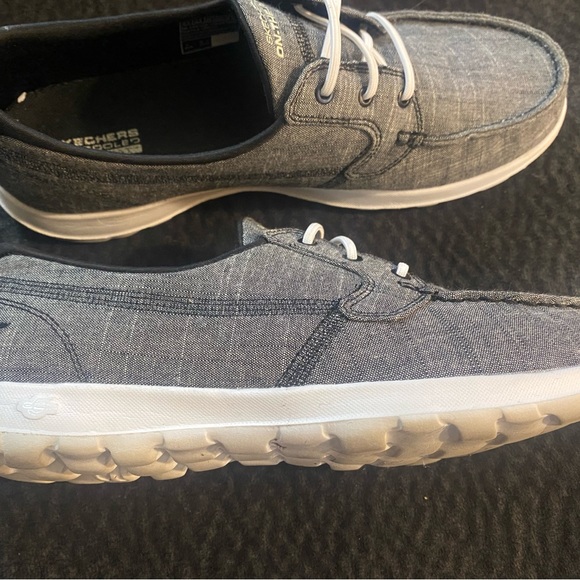 Sketchers shoes - Picture 2 of 2